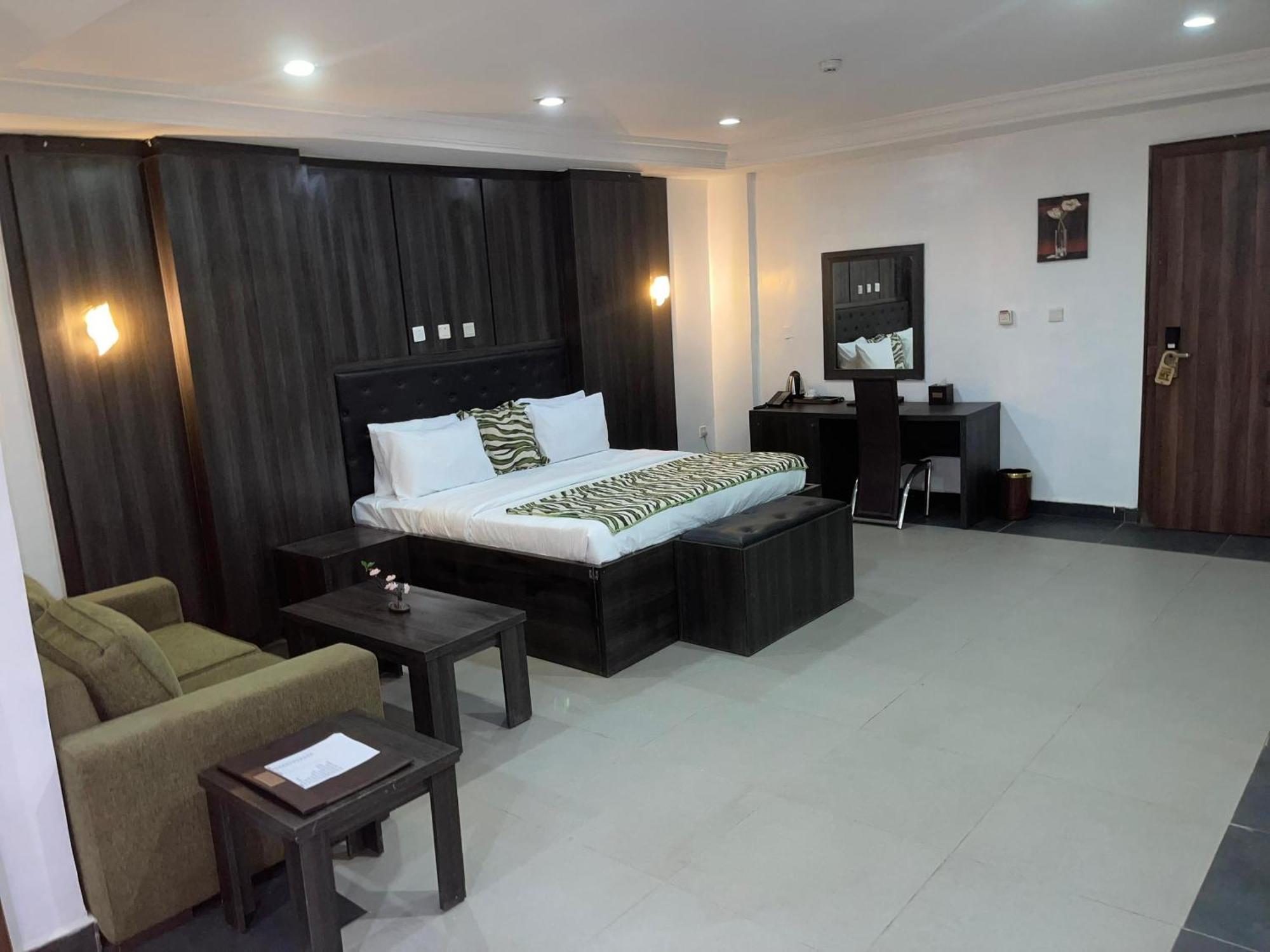 Aa Hotel And Suites Abuja Exterior foto